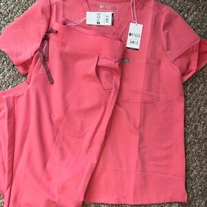 Figs NWT scrub set XL. Catarina one pocket scrub top and Zamora jogger pants